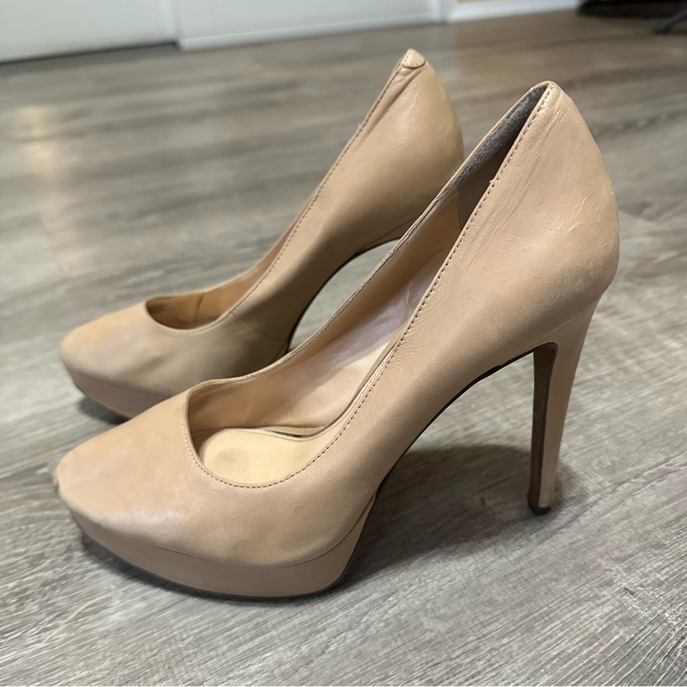 Jessica Simpson Classic Tan Heels - Picture 6 of 6